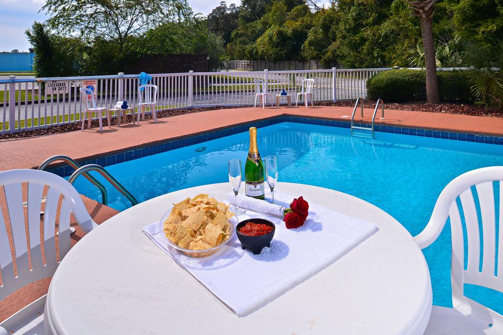 Quality Inn Darien-North Brunswick Eksteriør billede